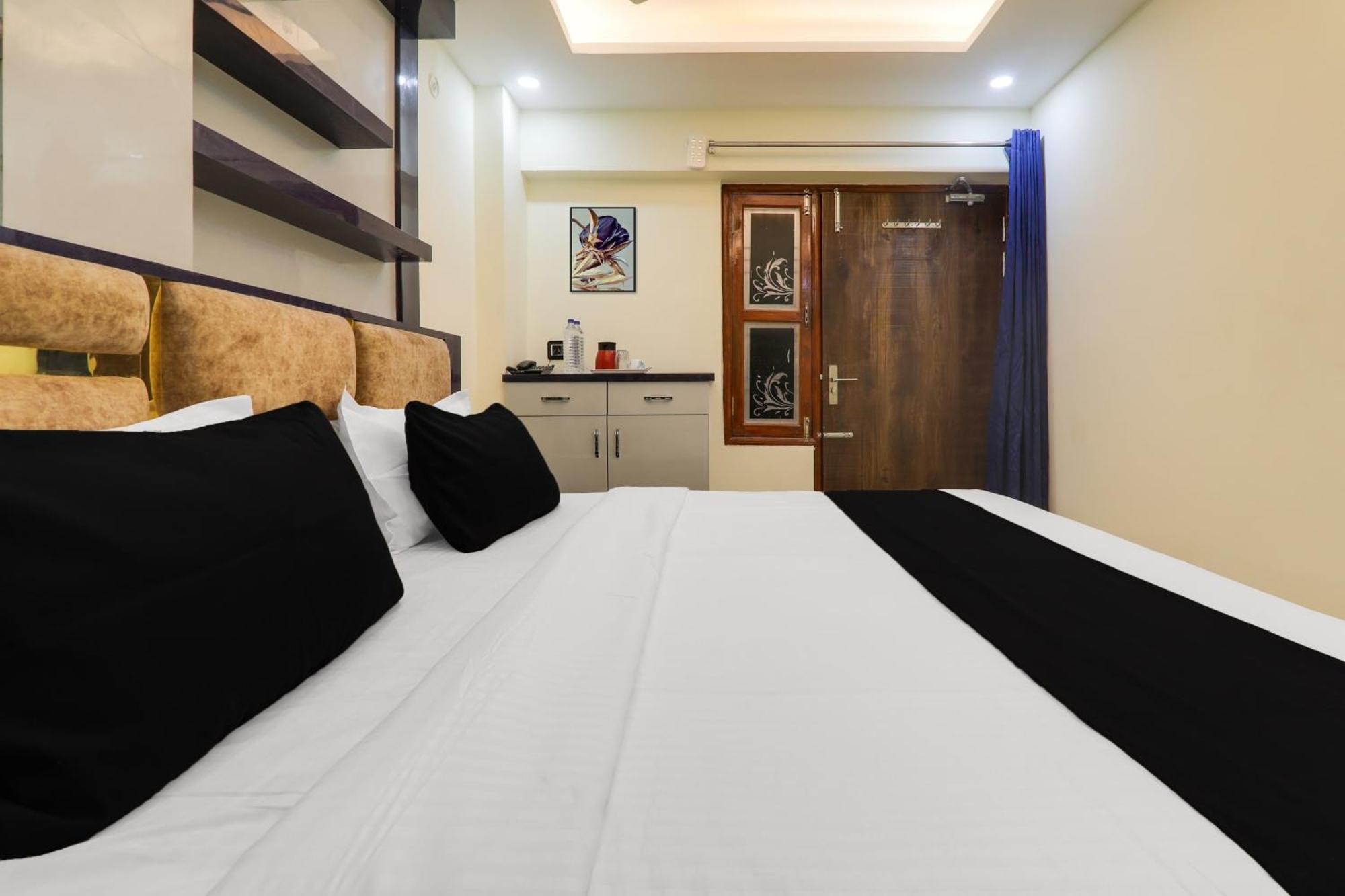 Hotel Super Collection O Ghanta Ghar
