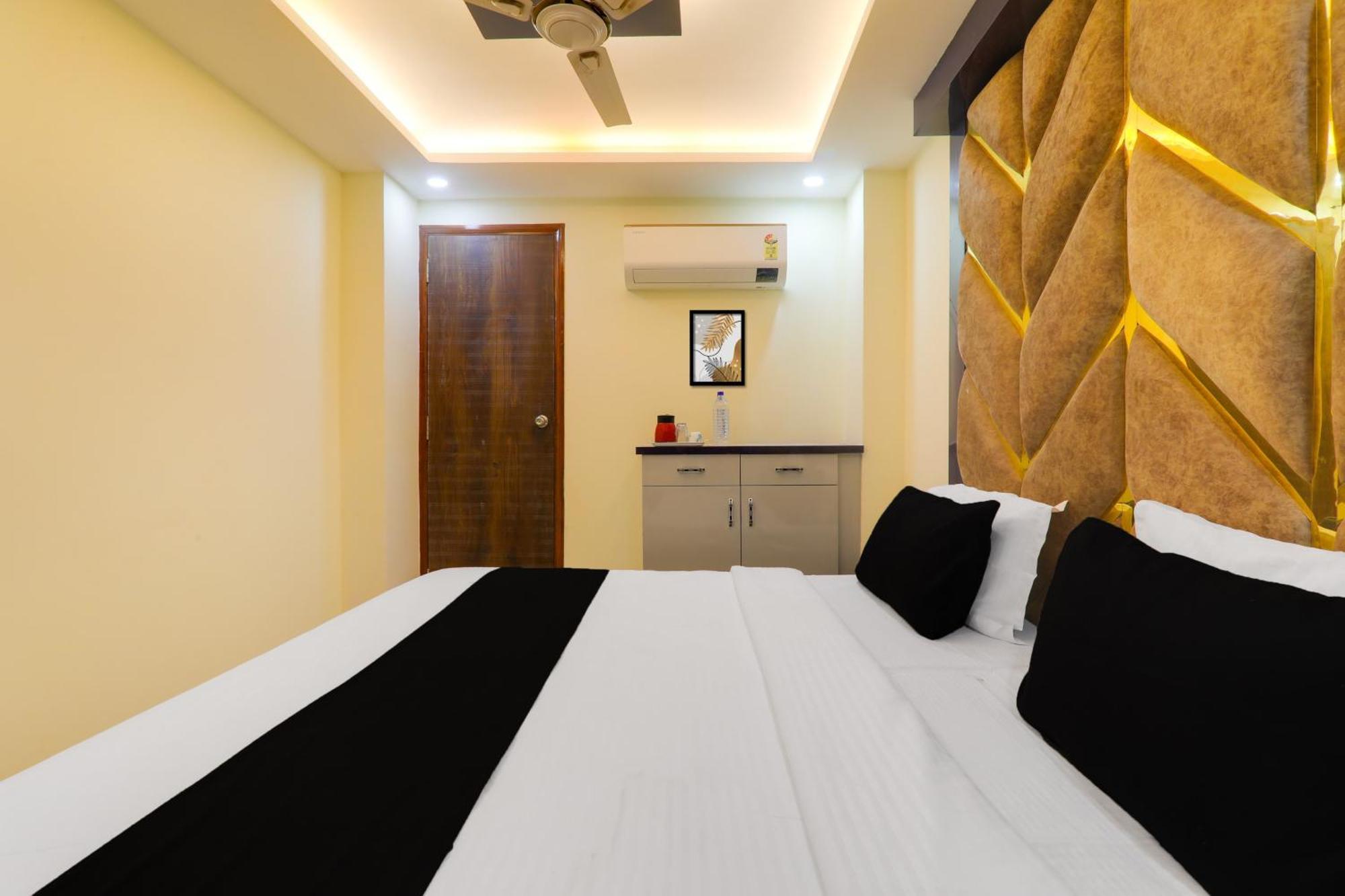Hotel Super Collection O Ghanta Ghar Gorakhpur