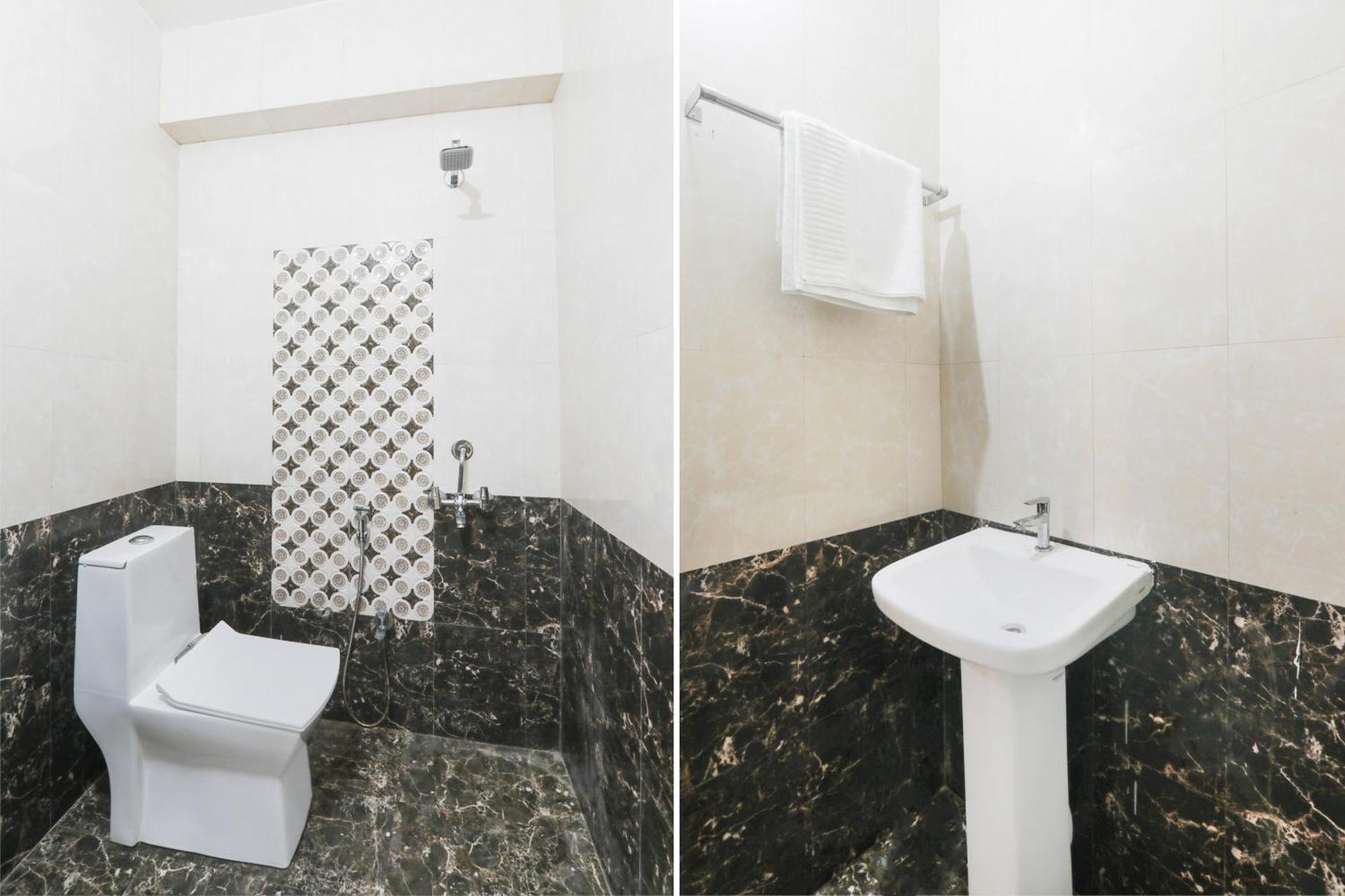 Hotel Super Collection O Ghanta Ghar