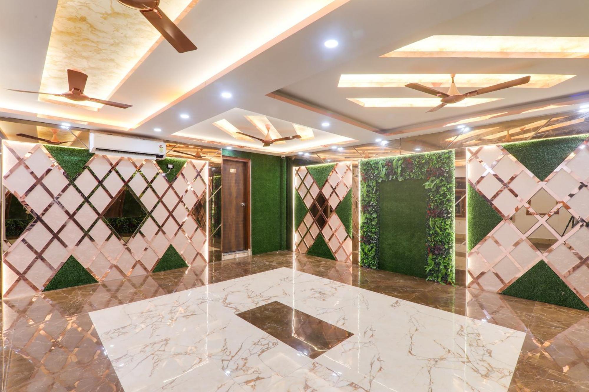 Hotel Super Collection O Ghanta Ghar
